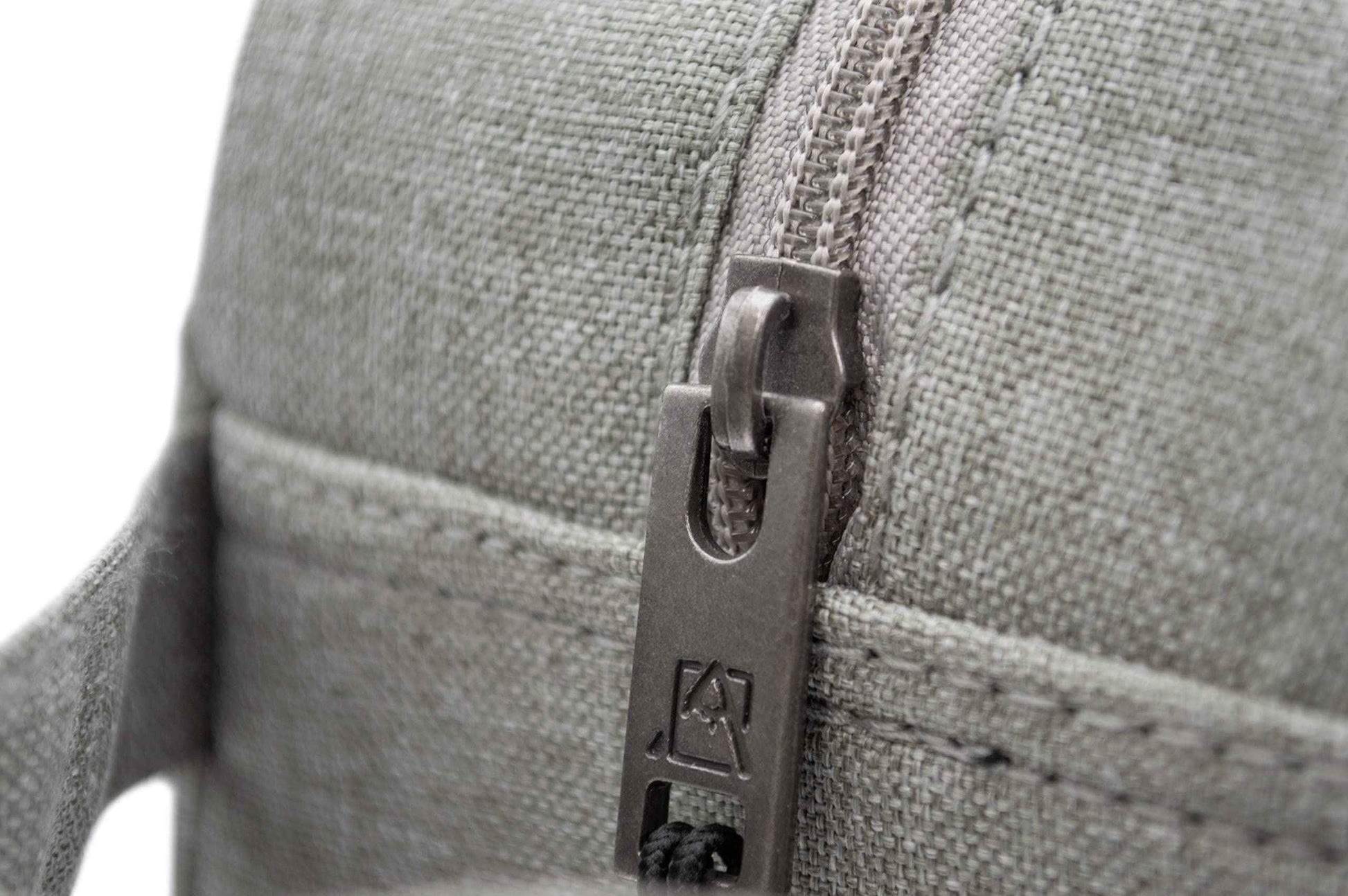 Avalanche Dopp Kit/Toiletry Bag (Gray)