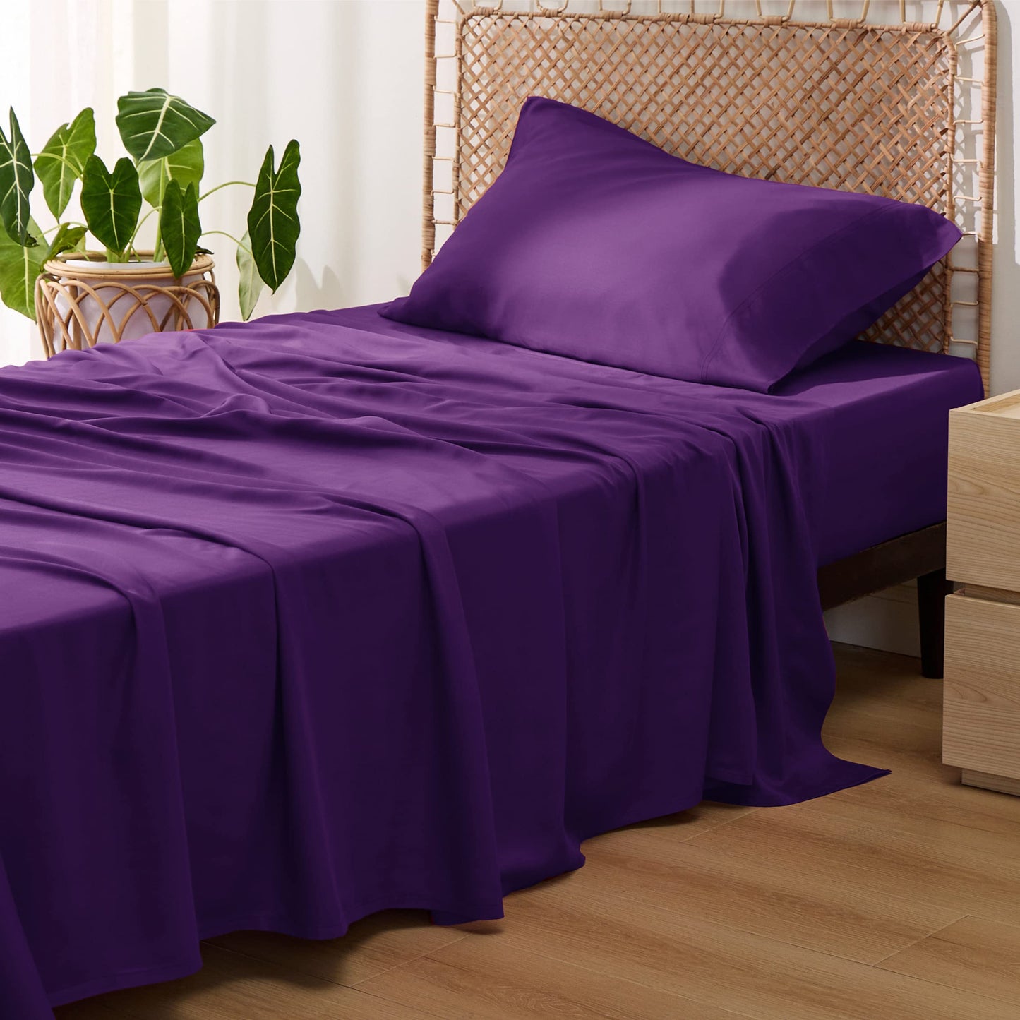 Bedsure Twin Sheets Set, Cooling Sheets Twin Size Bed Set, Rayon Derived from Bamboo, Twin Size Sheets, Breathable & Soft Bed Sheets, Hotel Luxury Silky Bedding Sheets & Pillowcases, Plum