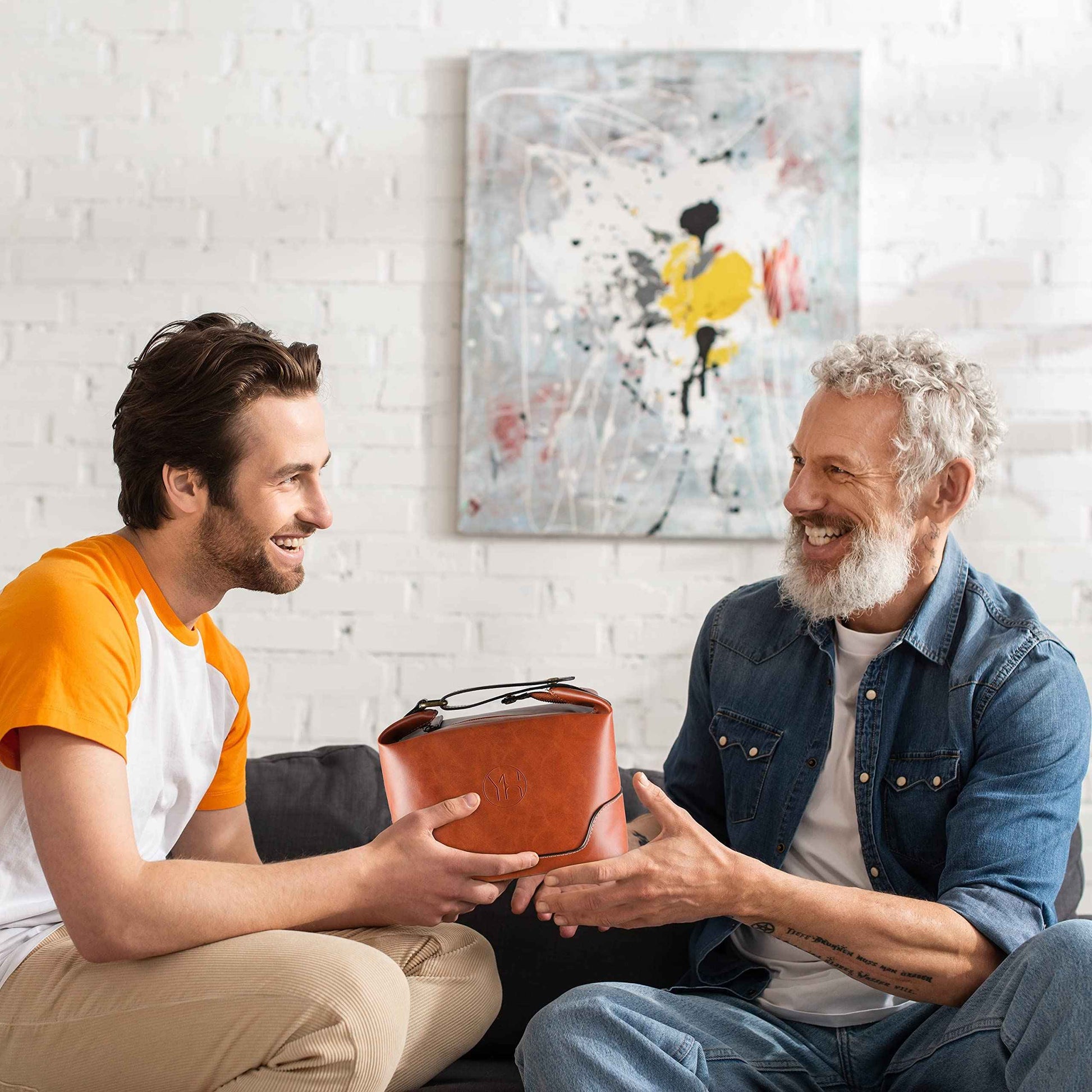 YARD HOUSE Bath and Body Gift Set for Men - Sandalwood Amber - Birthday, Christmas, Fathers Day Gifts From Wife Daughter Son for Husband, Dad - Relax Spa Kit w. Full Size Items in Deluxe Toiletry Bag