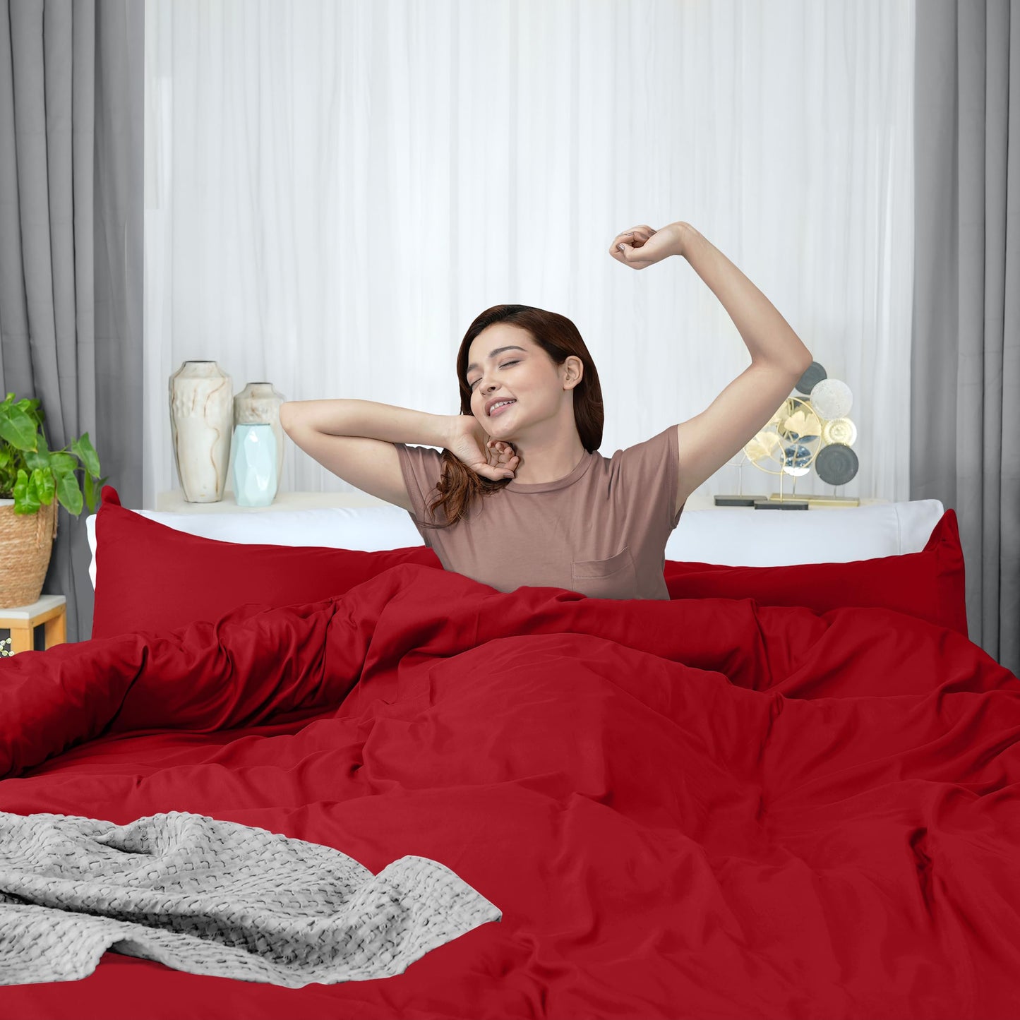 Utopia Bedding Duvet Cover Queen Size - 1 Duvet Cover with 2 Pillow Shams - 3 Piece Bedding Duvet Cover with Zipper Closure - Soft Brushed Microfiber, 90 X 90 Inches (Queen, Red)