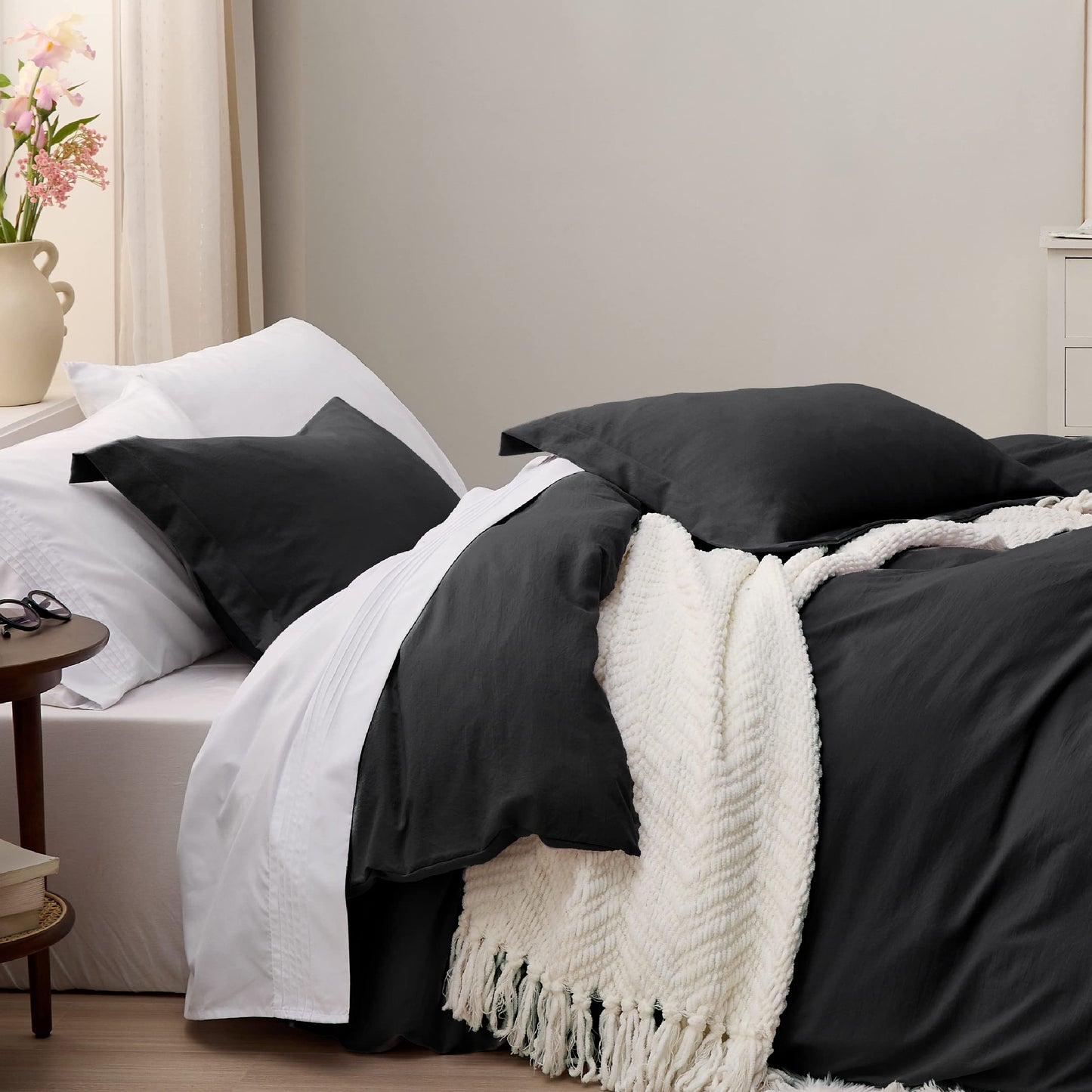 Bedsure Black Twin Duvet Cover Set - Soft Prewashed Duvet Cover Twin Size, 2 Pieces, 1 Duvet Cover 68x90 Inches with Zipper Closure and 1 Pillow Sham, Comforter Not Included