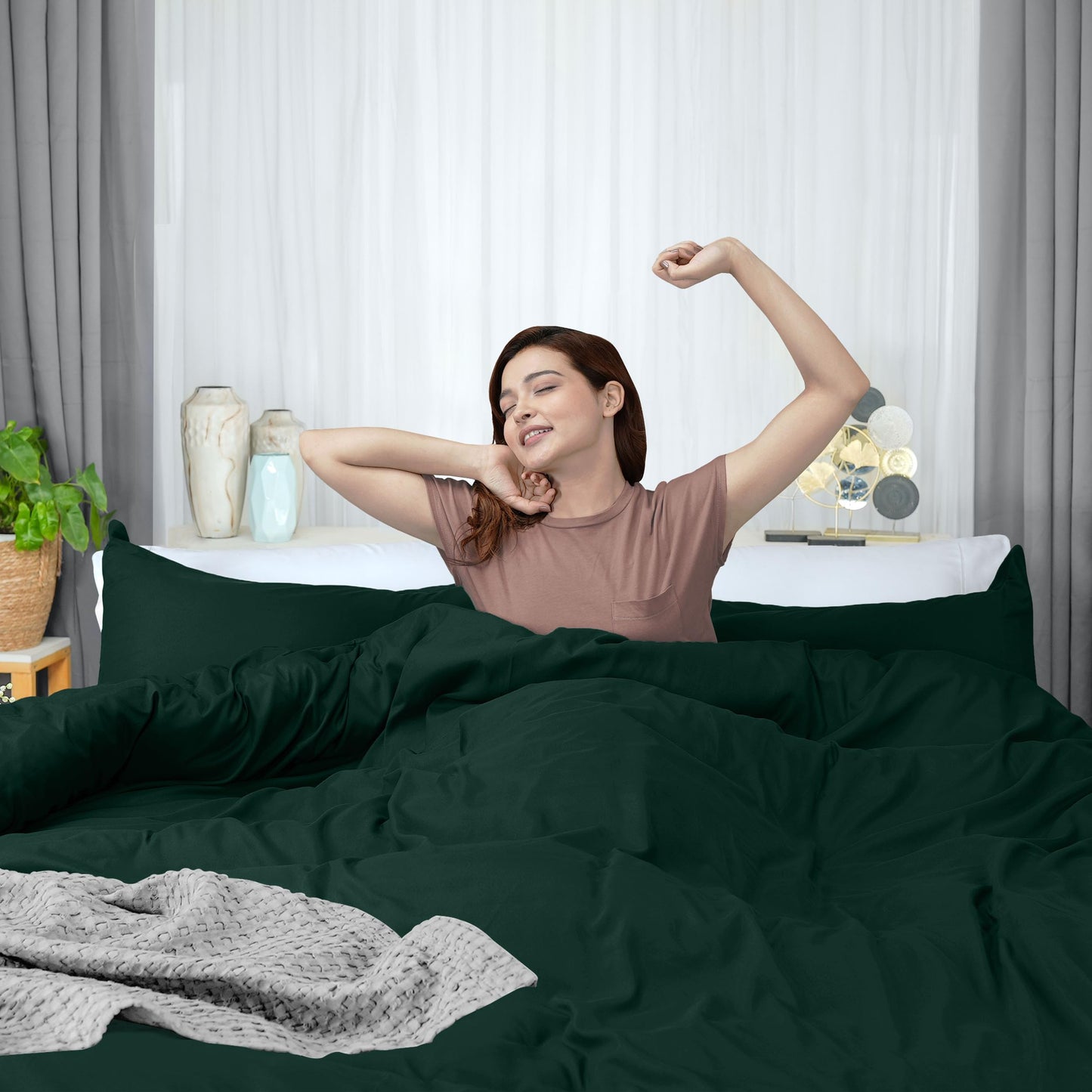 Utopia Bedding Duvet Cover Queen Size - 1 Duvet Cover with 2 Pillow Shams - 3 Pieces Bedding Duvet Cover with Zipper Closure - Soft Brushed Microfiber, 90 X 90 Inches (Queen, Emerald)