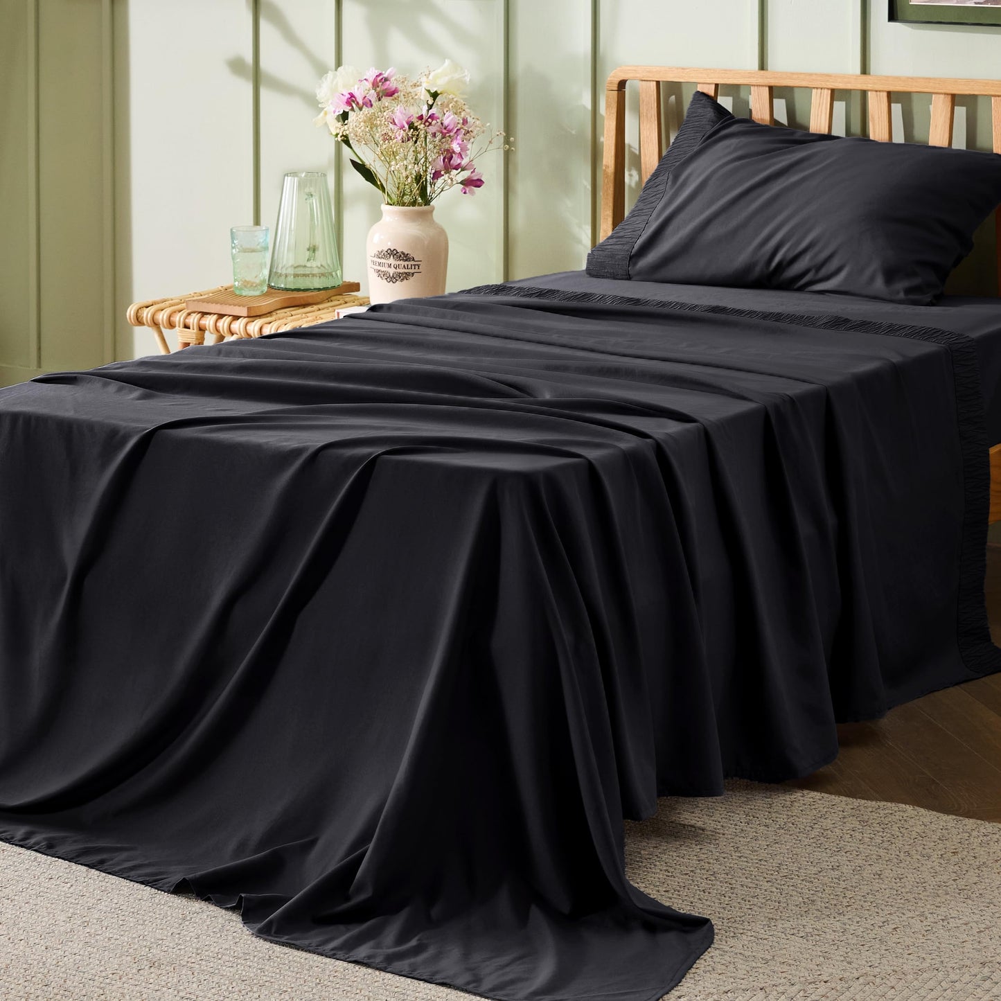 Bedsure Twin Sheets Set Black - Soft Twin Bed Sheets, 3 Pieces Hotel Luxury Twin Sheets, Easy Care Polyester Microfiber Cooling Bed Sheet Set