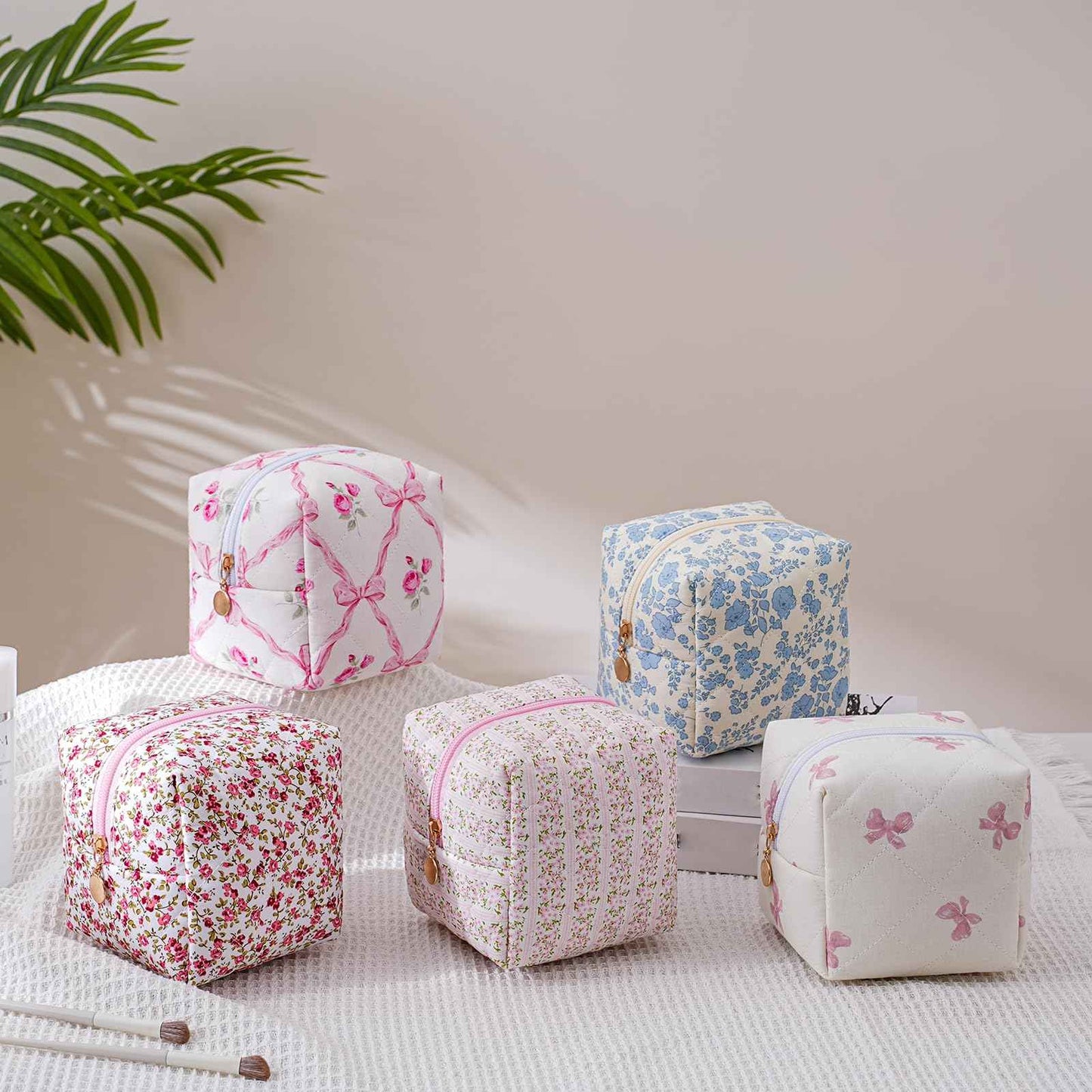 JOVAKIT Cubic Shaped Quilted Makeup Bag Cosmetic Bag for Women, Floral Coquette Cotton Cube Travel Makeup Case Zipper Make Up Pouch, Travel Storage Organizer (Pink Bowknot)