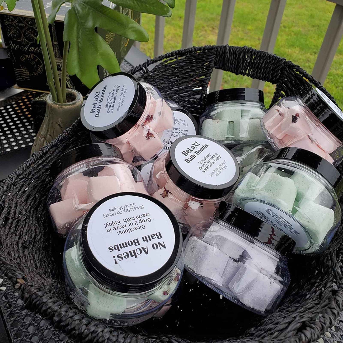 Yarlung 16 Pack 8 Oz Plastic Jars with Lids, Clear Body Scrub Containers Empty Refillable Containers Round Low Profile Samples Jars for Makeup, Body Butter, Creams, Slime, Travel Storage