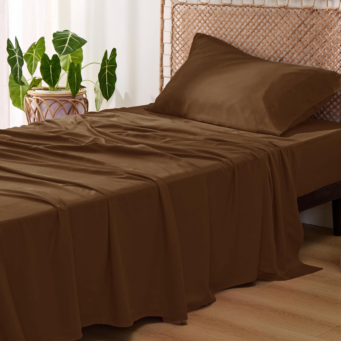 Bedsure Twin Sheets Set, Cooling Sheets Twin Size Bed Set, Rayon Derived from Bamboo, Twin Size Sheets, Breathable & Soft Bed Sheets, Hotel Luxury Silky Bedding Sheets & Pillowcases, Brown