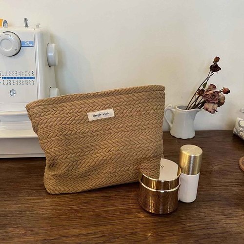 Lestikave Coquette Straw Makeup Bag, Cute Boho Crochet Travel Cosmetic Bag with Zipper,Portable Versatile Toiletry Bag Skincare Bag for Women Girls(02Brown)
