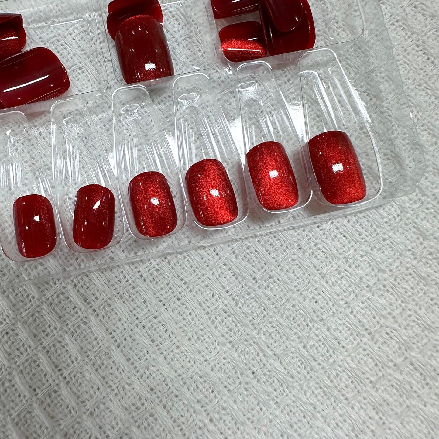 Red Press on Nails Short Square Fake Nails Fall False Nails Cat Eyes Nails Glossy Full Cover Cat Eyes Gel Nail Polish with Solid Color Designs Acrylic Nails Stick on Nails for Women and Girls 24 Pcs