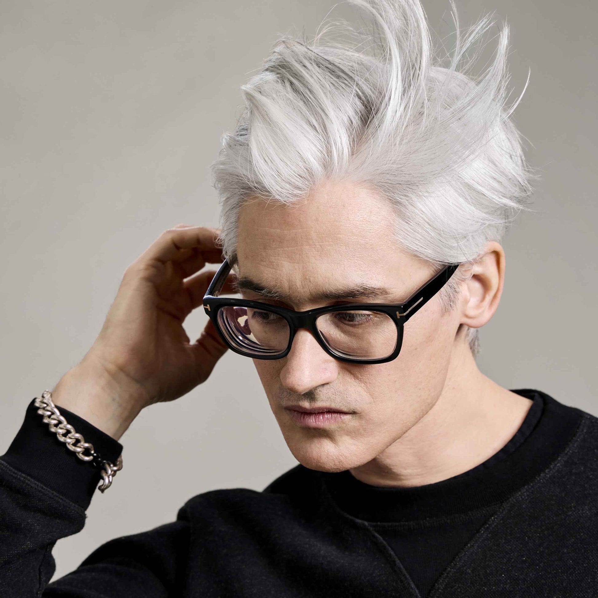 Bumble and bumble. Sumo Liquid Wax + Finishing Spray | For Piecey Texture, Buildable Separation, Light Hold + Natural Shine | Straight to Coily, 4 Ounce