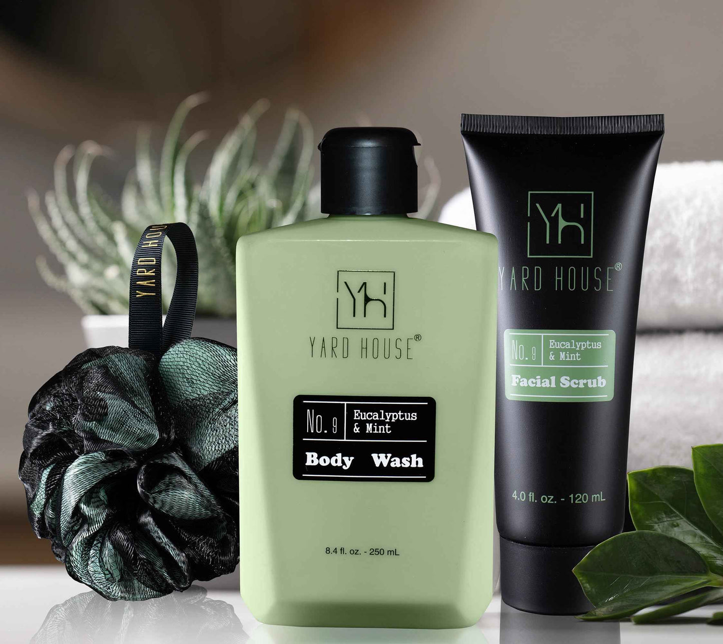 Yard House Mens Luxury Bath and Body Gift Set For Him - Skin Care Kit in Eucalyptus and Mint - Fathers Day Birthday Christmas Gifts Ideas For Men - 7Pcs Set w. Full Size Items in Leather Toiletry Bag
