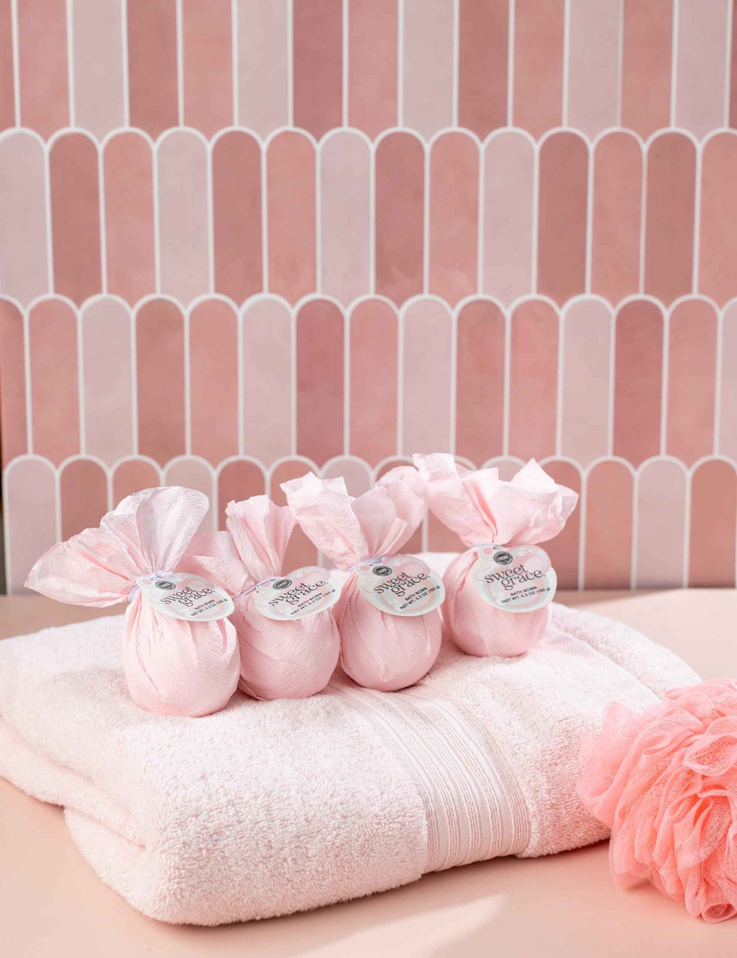 Bridgewater Candle Luxury Foaming Fizzing Pink Scented Bath Bomb 4 Pack-Sweet Grace