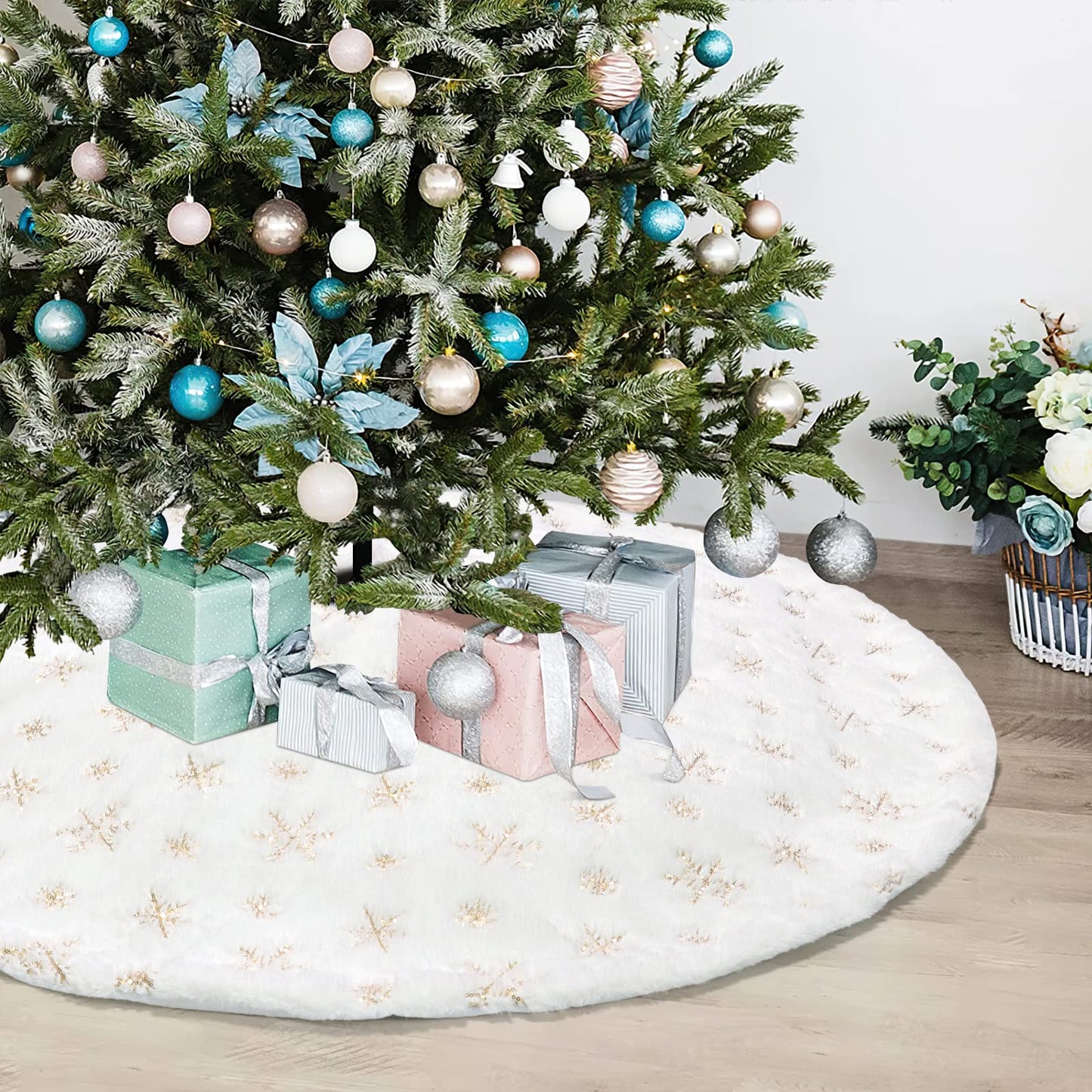 Dremisland Christmas Tree Skirt, 48" Large White&Gold Luxury Faux Fur Tree Skirt with Snowflakes Super Soft Thick Plush Tree Skirt for Xmas Tree Decoration (Golden, 48inch/122cm)