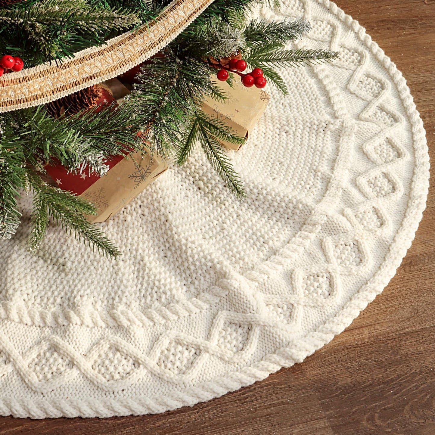 LimBridge Knitted Christmas Tree Skirt: 36 Inches Cream White Tree Skirt, Diamond Edge Cable Knit Thick Rustic Christmas Tree Decorations, Christmas Decor Xmas Holiday Home Party Decorations