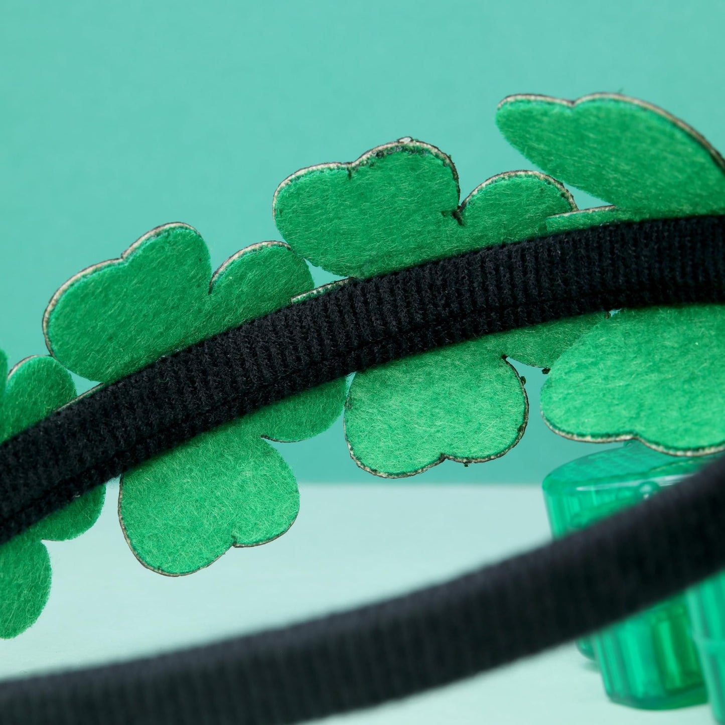 Needzo Saint Patrick's Day Shamrock Headband, St Patty's Party Accessories, One Size (Sparkly Green)