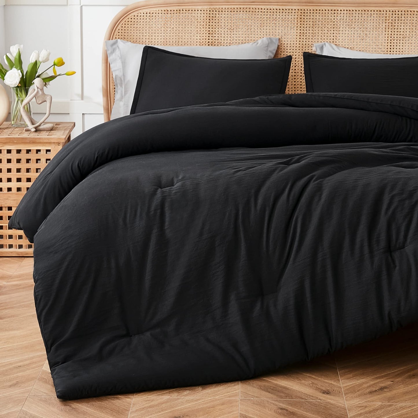 Litanika Black Twin/Twin XL Comforter Set, 2 Pieces Lightweight Solid Bedding Comforter Set, All Season Fluffy Bed Set (66x90In Comforter & 1 Pillowcase)