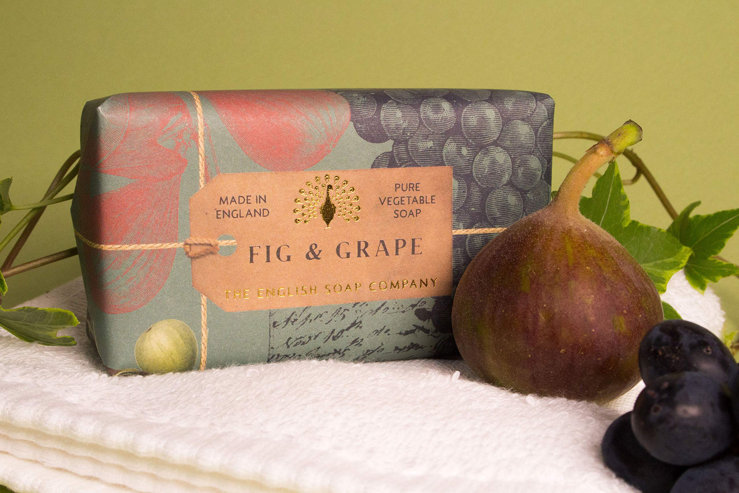 The English Soap Company Anniversary Wrapped Soap Bar, Luxury Fig Shea Butter Soap Bar, Moisturising Soap Bar for Face and Body, Fig and Grape Scent 190g