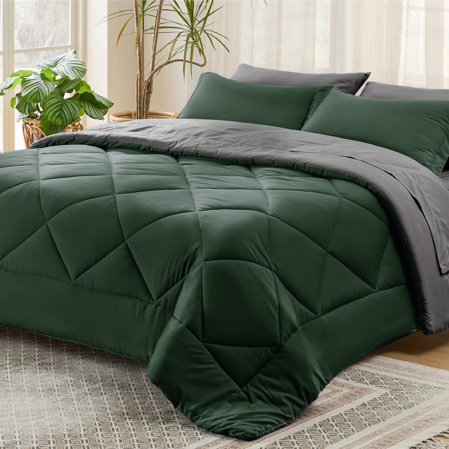 Bedsure Forest Green Twin Comforter Set - 5 Pieces Reversible Twin Bed in a Bag for College, Extra Long Twin Bed Set Forest Green and Grey with Comforters, Sheets, Pillowcase & Sham