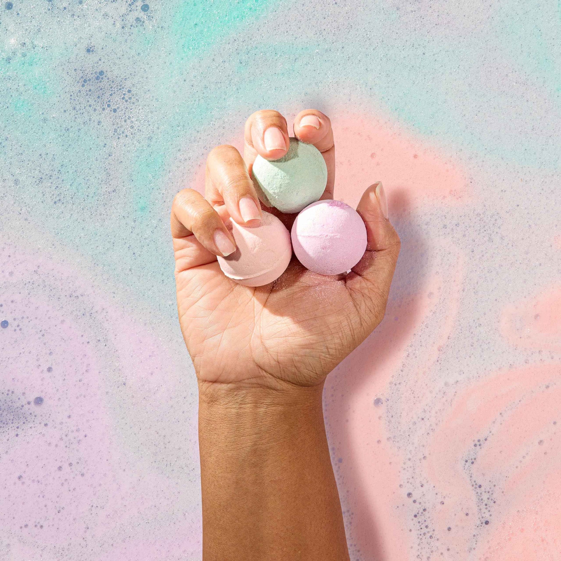 Onyx Professional Hydrating Bath Bomb Gift Set, 2 Pack - Includes 20 Bath Bombs and 2 Loofahs, Nourishes for Smooth Skin, Made with Shea Butter