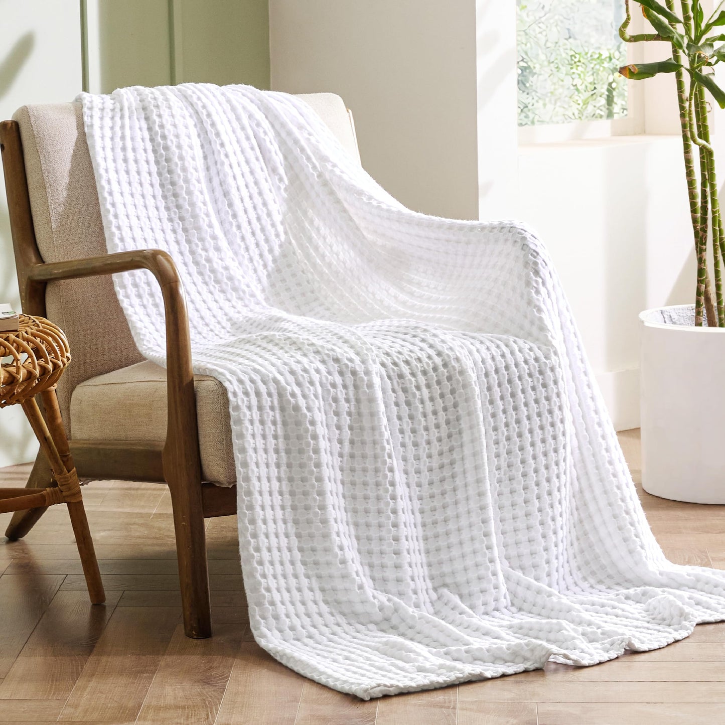 Bedsure Cooling Cotton Waffle Weave Blanket - Lightweight Breathable Blanket of Rayon Derived from Bamboo for Hot Sleepers, Luxury Throws for Bed, Couch and Sofa, White, 50x70 Inches