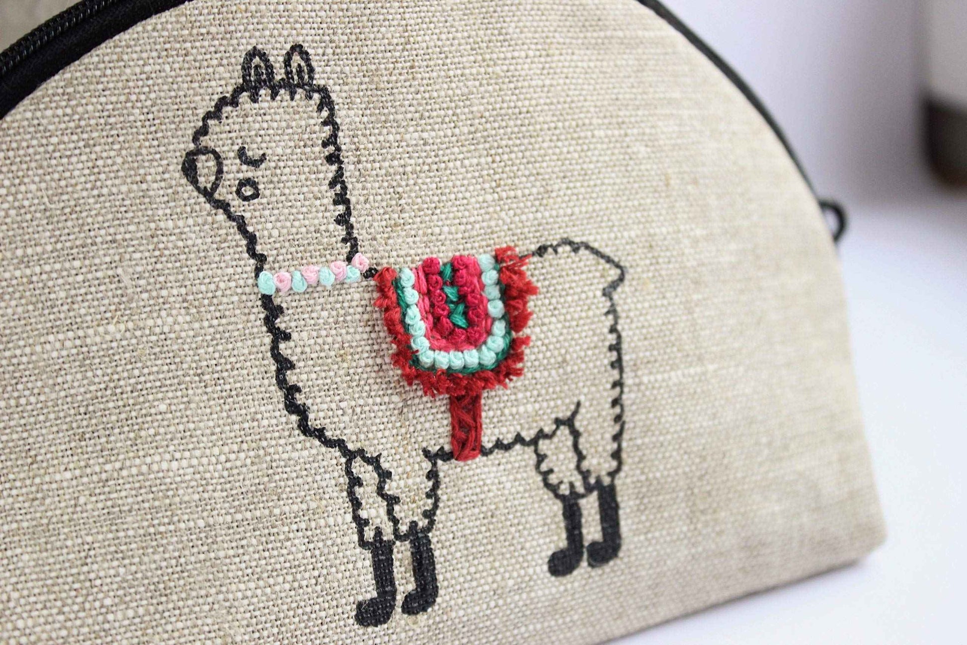 Alpaca makeup bag Embroidered llama cosmetic purse Small beauty bag for women Linen zippered pouch