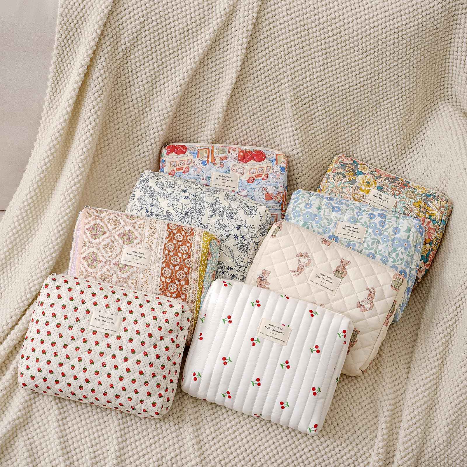 uekeboag Quilted Cotton Makeup Bag,Coquette Quilted Toiletry Bag for Women and Girls,Floral Coquette Pouch,Cute Kawaii Travel Cosmetic Bags(White Bear)